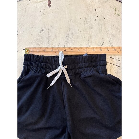Vuori Black Women's Athletic Performance Shorts with Pockets Size Small - Picture 2 of 6